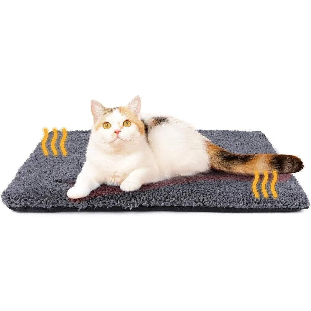 Chat couché sur le tapis chauffant pour chat KyvoChaleur